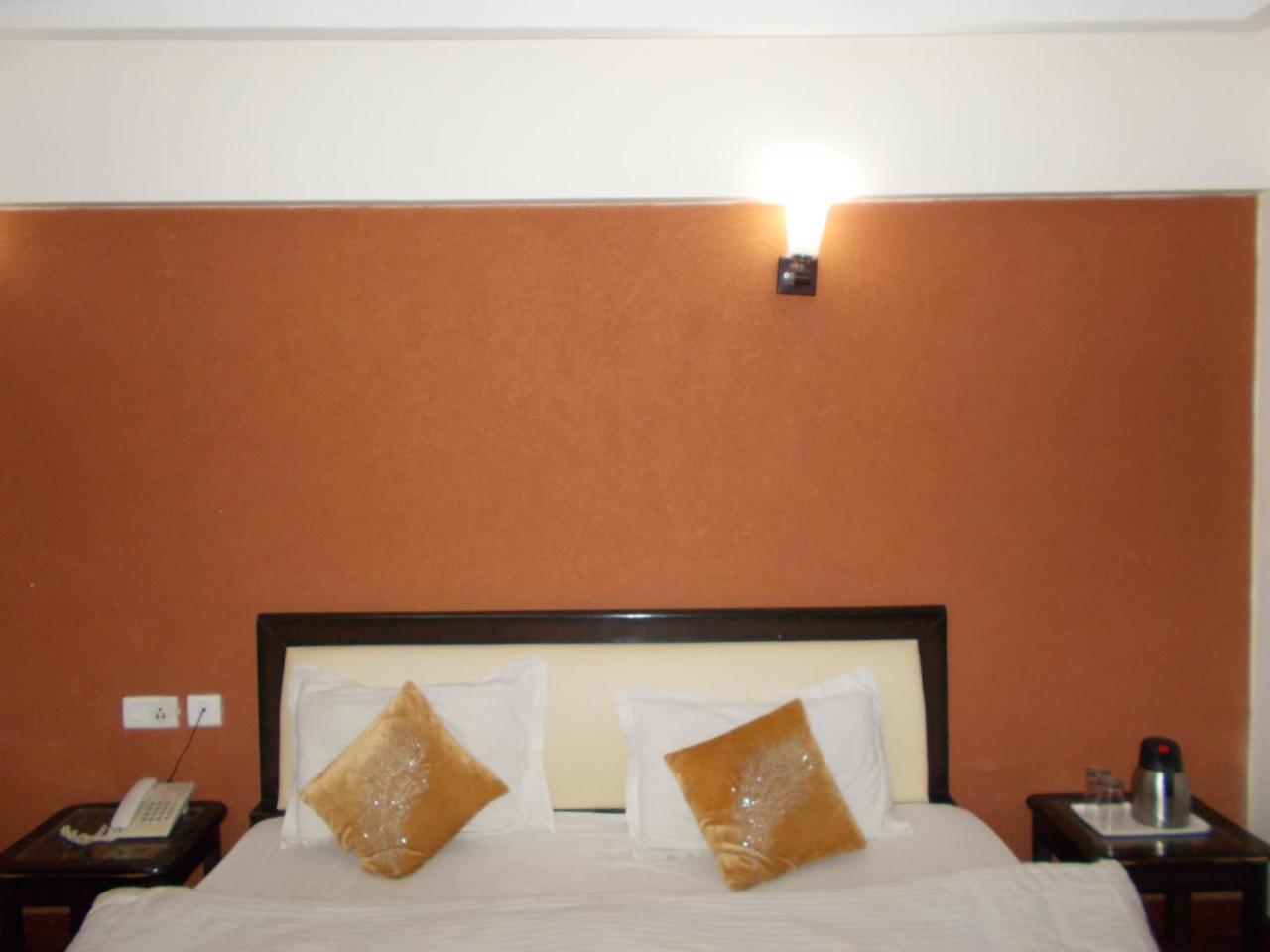Hotel Well Come Park Nainital Kültér fotó