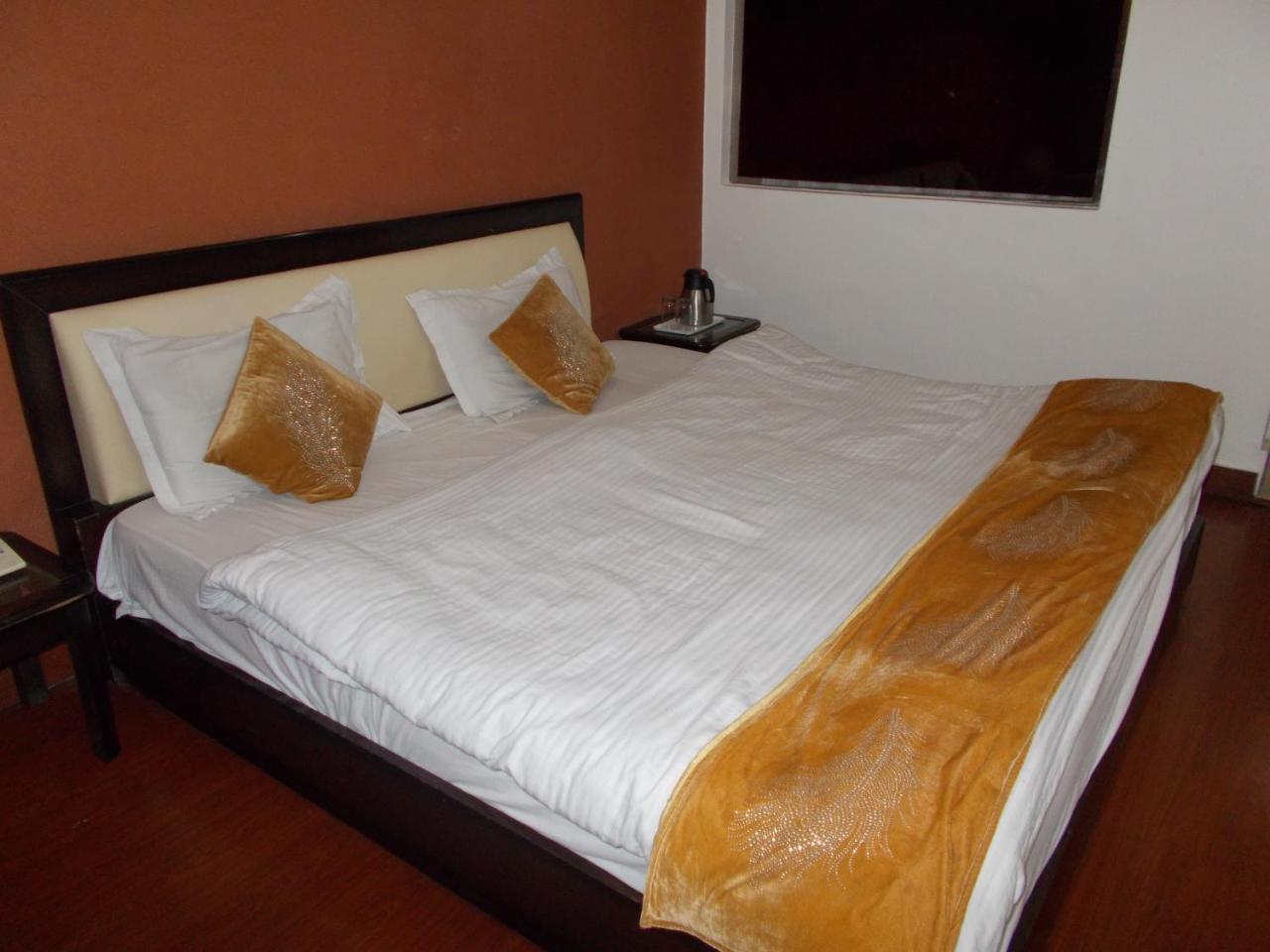 Hotel Well Come Park Nainital Kültér fotó